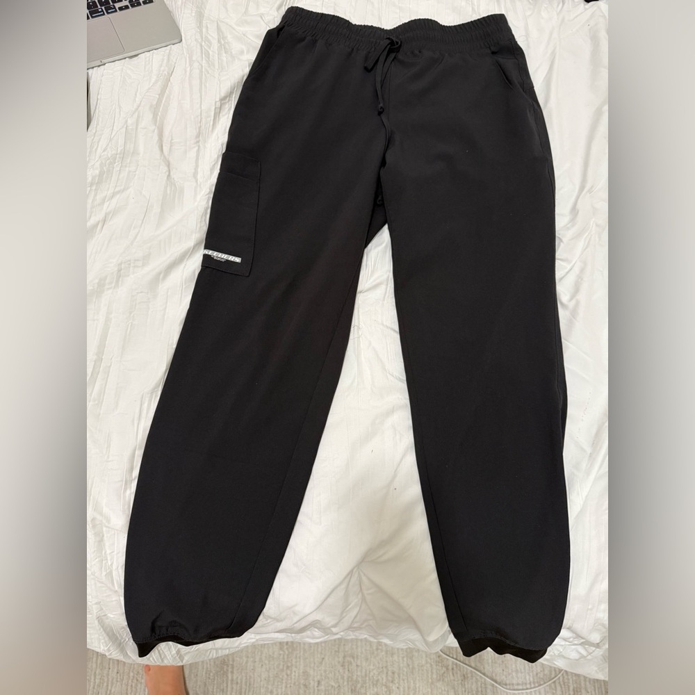 Skechers Men's Dark Cargo Pants
